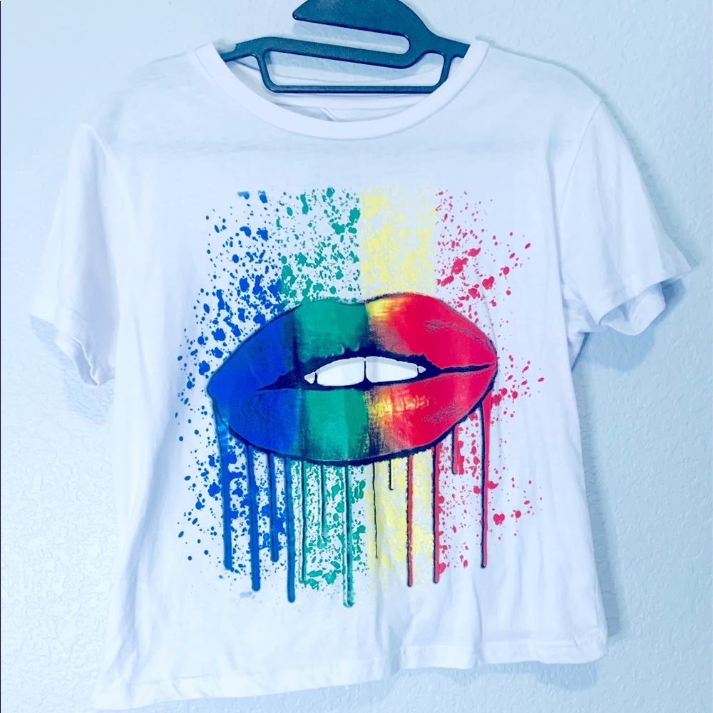 On fire graffiti lips shirt size M